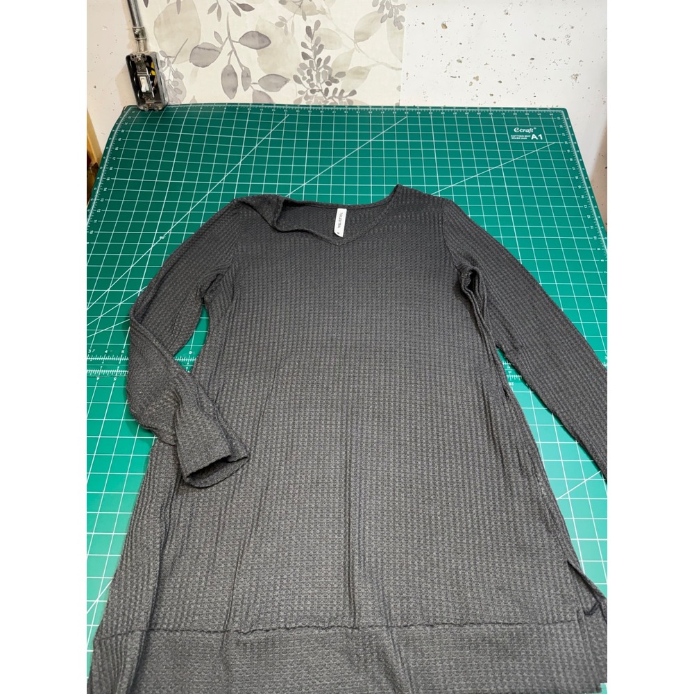 Tickled Teal Womens Gray Waffle Knit V-Neck Long Sleeve Tunic Top Size Medium